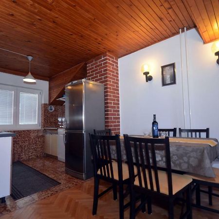Apartment Mimica-Croatia , Omis , Center المظهر الخارجي الصورة