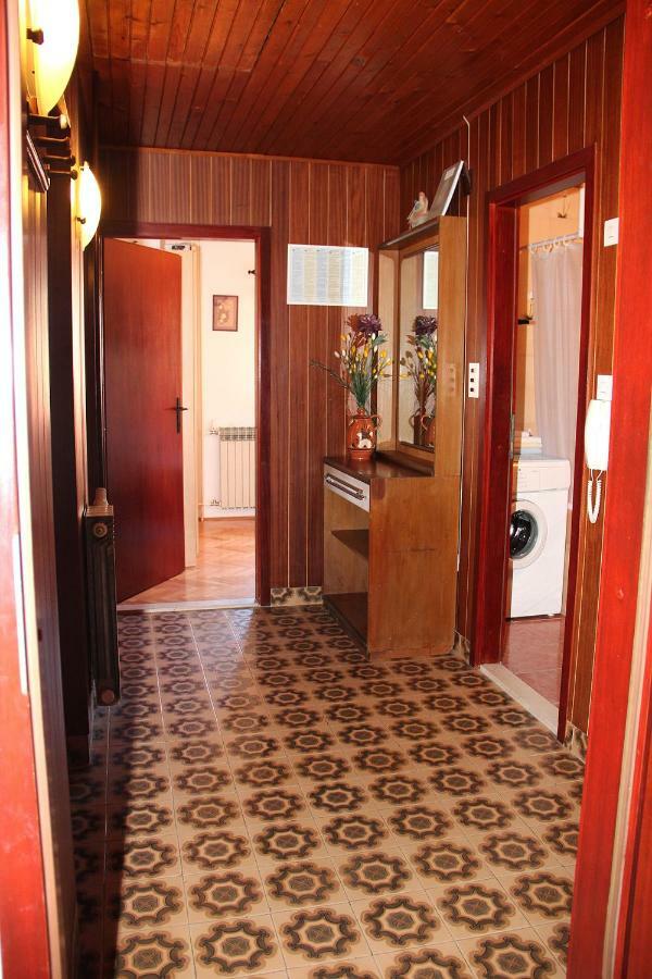 Apartment Mimica-Croatia , Omis , Center المظهر الخارجي الصورة