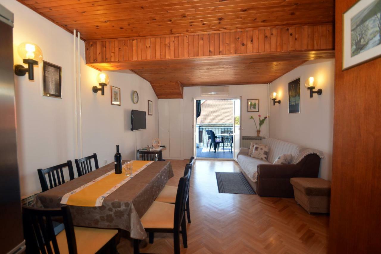 Apartment Mimica-Croatia , Omis , Center المظهر الخارجي الصورة